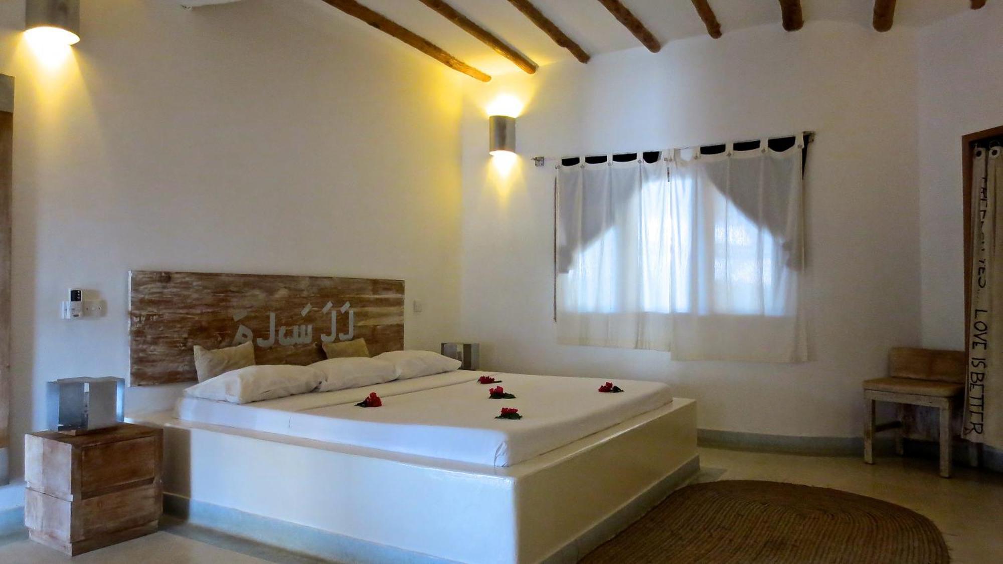 Mawe Resort Watamu Boutique Hotel Exterior photo