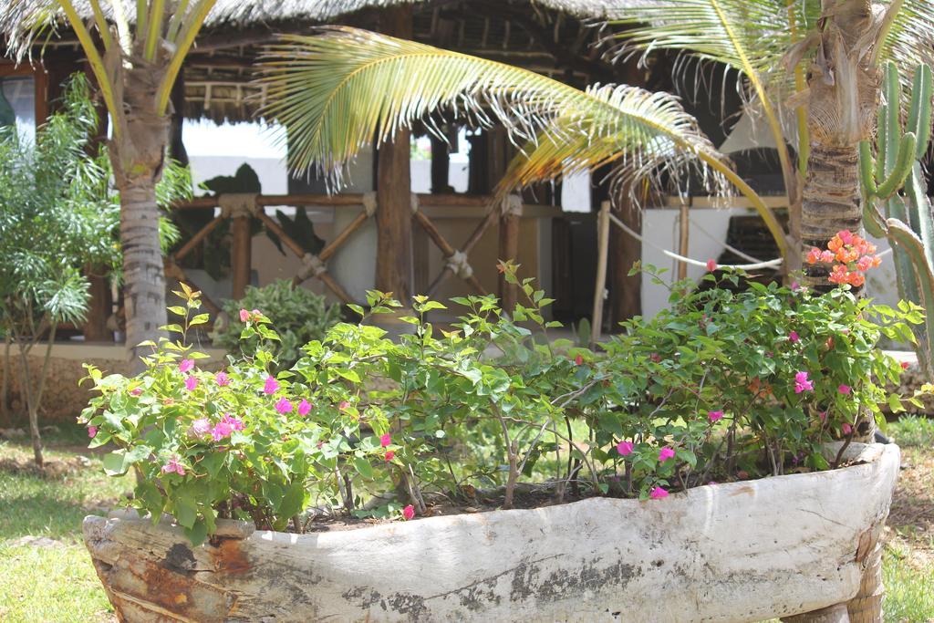 Mawe Resort Watamu Boutique Hotel Exterior photo